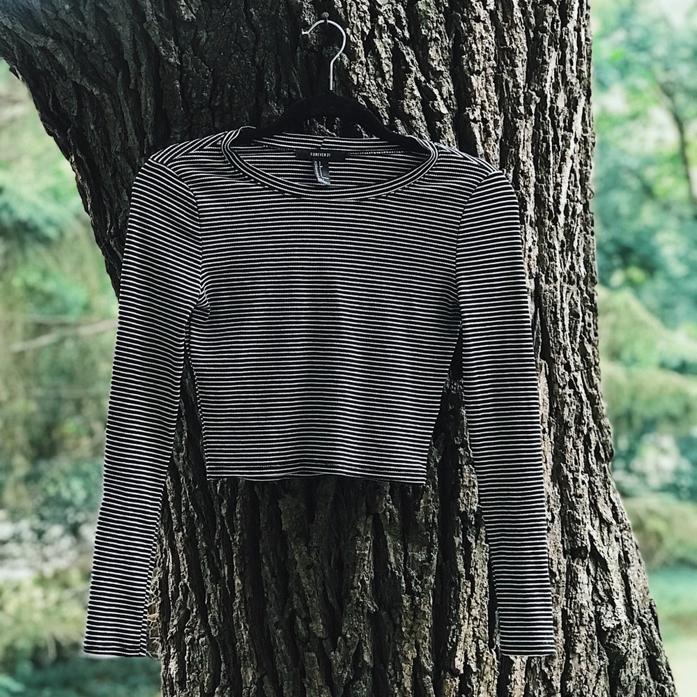 Forever 21 long sleeve crop